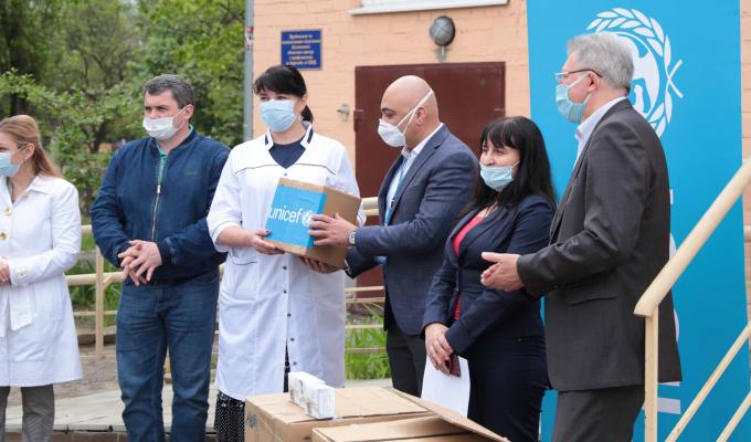 ЮНІСЕФ підтримав медичні заклади Луганщини у боротьбі з COVID-19