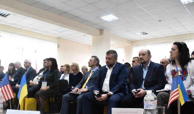 Обласна влада та USAID визначають вектори розвитку економіки Луганщини