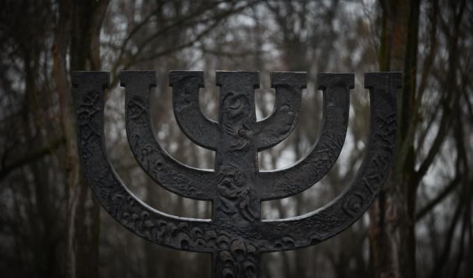 Голокост: Пам'ять і уроки історії