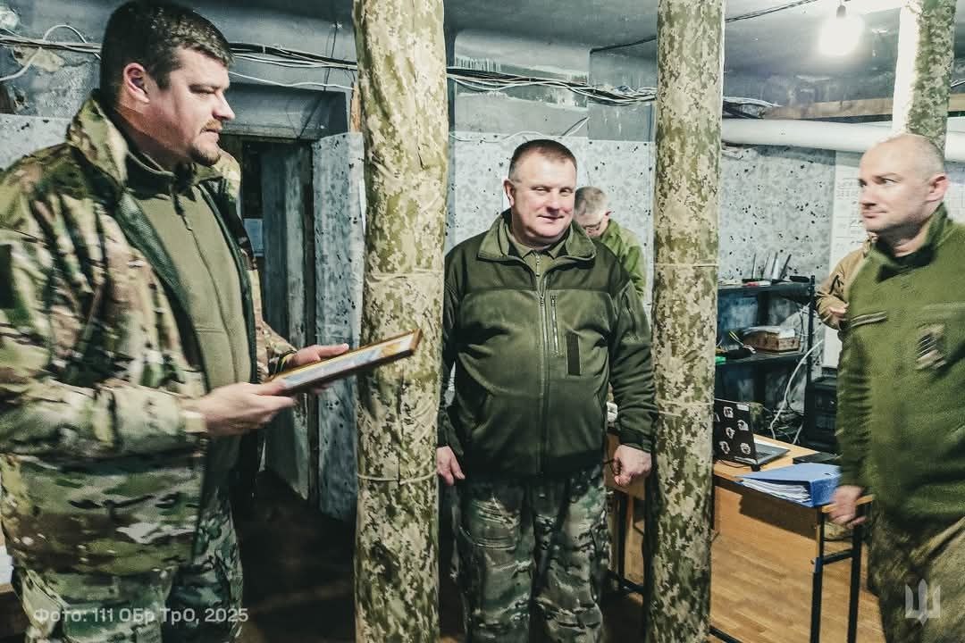 Щодня ви ризикуєте життям, аби наші діти зростали в спокої, – Артем Лисогор відзначив бійців підрозділів, які боронять схід