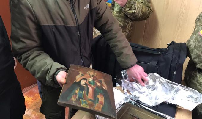 На Луганщині СБУ попередила контрабанду старовинних ікон за кордон