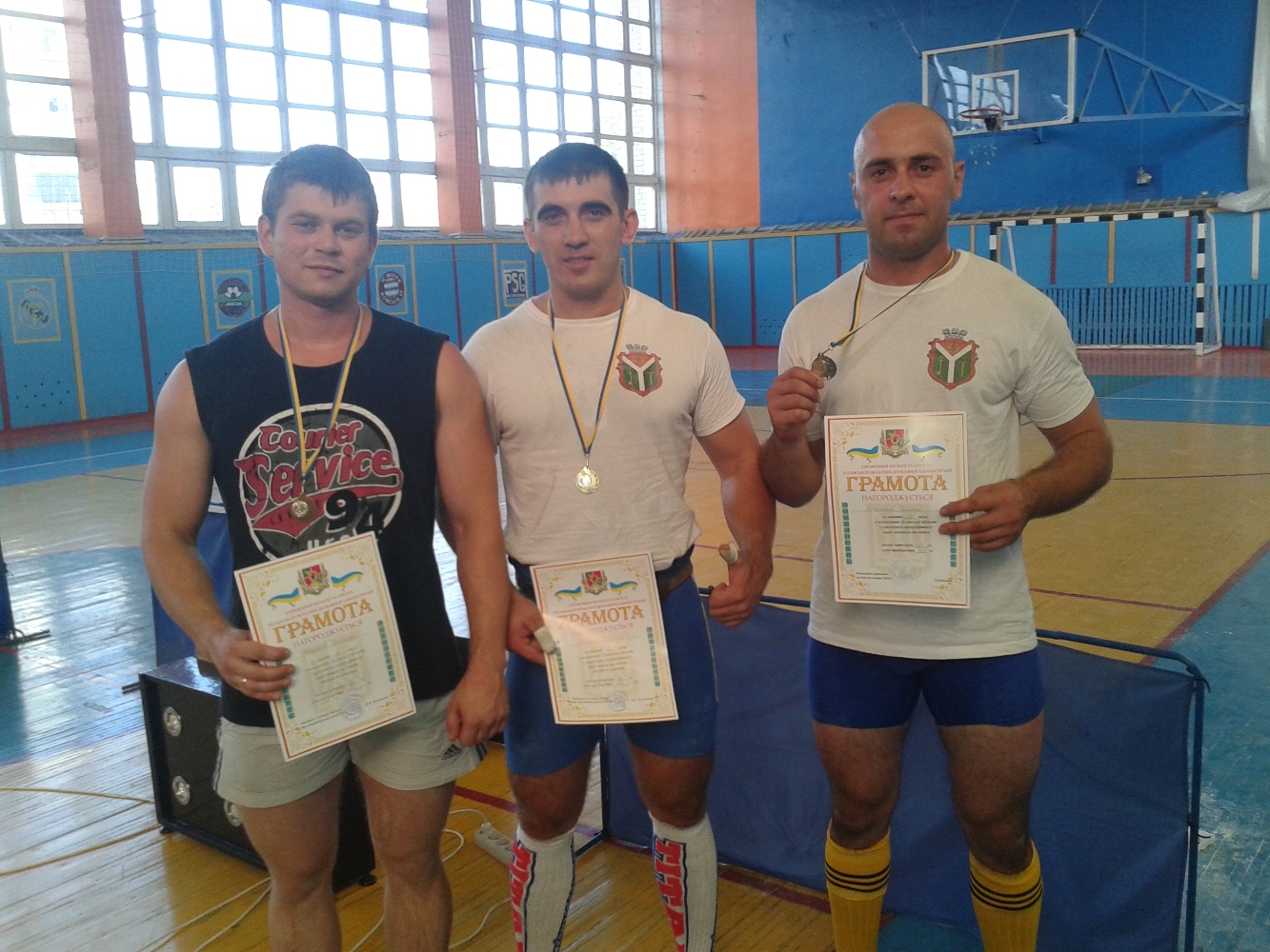 На Луганщині визначили найкращих пауерліфтерів регіону