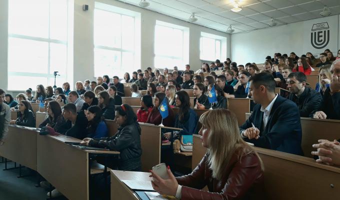 МОЛОДЬ ЛУГАНЩИНИ ВЗЯЛА УЧАСТЬ У РЕГІОНАЛЬНОМУ СЕМІНАРІ «УКРАЇНА-НАТО: ФОРМУЛА БЕЗПЕКИ»