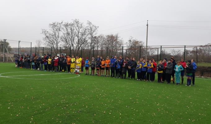 Учні міловської школи займатимуться спортом на новому  спортивному майданчику