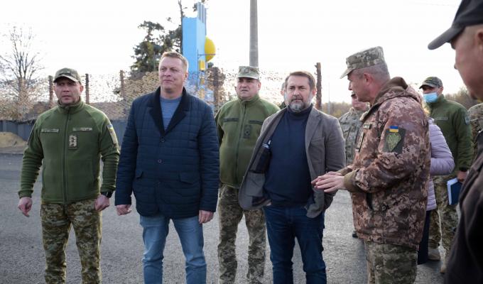 Сергій Гайдай провів робочу нараду на будівництві КПВВ у м.Щастя