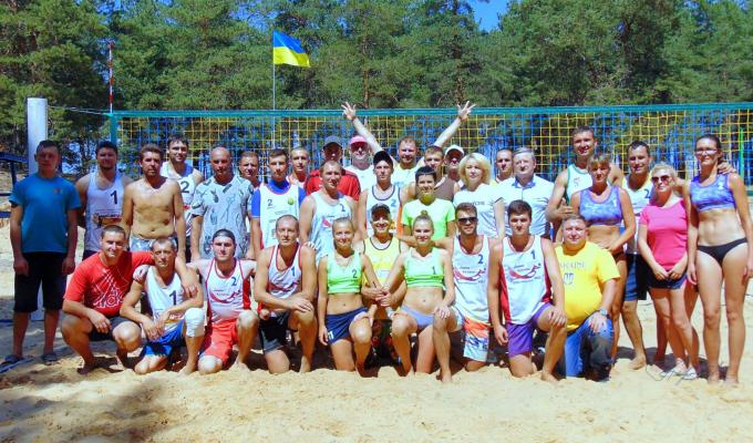Гравці зі Старобільська та Біловодська – серед кращих у пляжному волейболі області 
