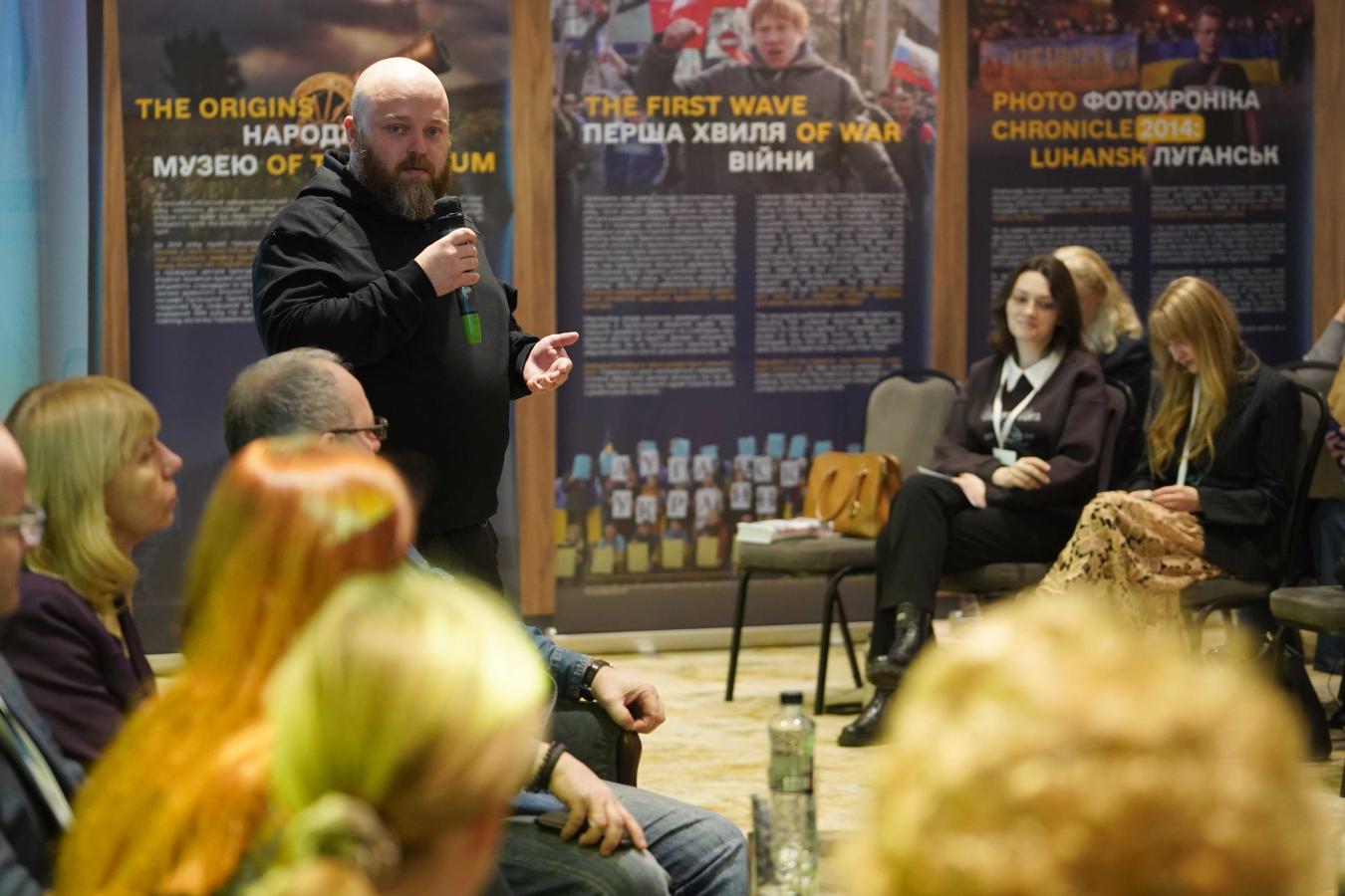 Громади Луганщини в умовах окупації: Олексій Харченко закликає до пошуку системного управлінського рішення