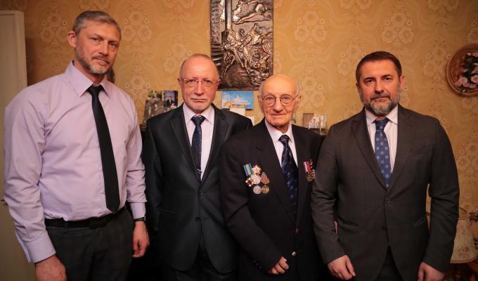 Сєвєродончанин Євген Драгомирецький відзначає 100-річчя у Вінниці