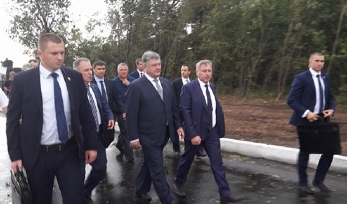 Петро Порошенко з робочою поїздкою на Луганщині