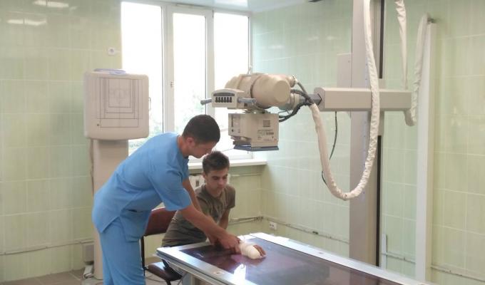 Біловодська лікарня отримала новий рентген-апарат від Уряду Японії