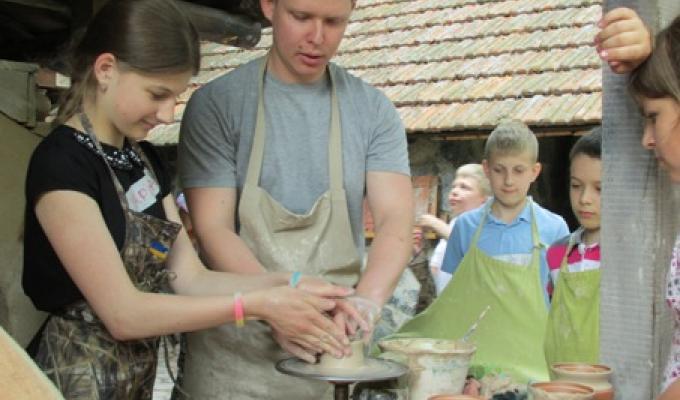 Юні луганчани з особливими потребами долучились до програми «Світ традиційних свят»