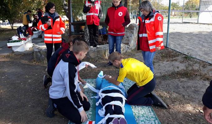 Сєвєродонецькі школярі змагалися за звання кращих юних  рятувальників