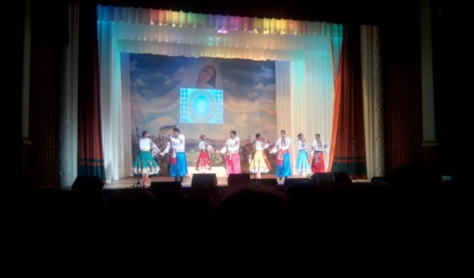 12 жовтня відбувся концерт, присвячений Дню Захисника України, за участі ансамблю пісні і танцю "Радани"