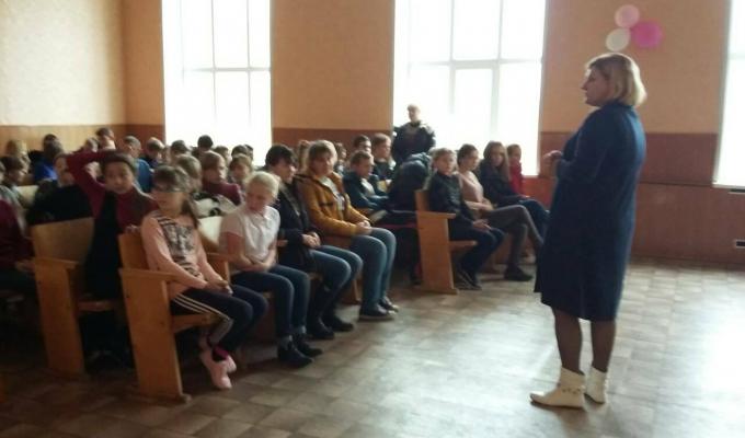Луганським обласним центром соціально-психологічної допомоги проведено заняття із учнями Новоастраханської ЗОШ