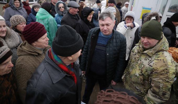 Юрій Гарбуз відвідав великодній ярмарок та контрольно-пропускний пункт у Станиці Луганській