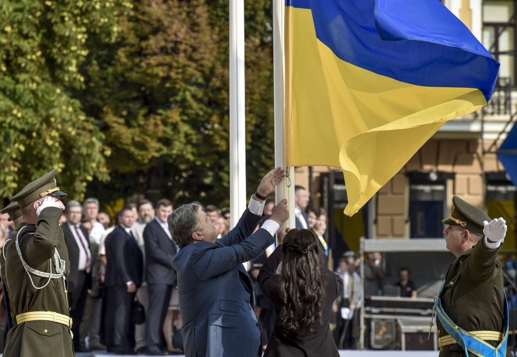 Президент: Наше завдання – знову підняти український прапор над Донецьком, Луганськом, Сімферополем та Севастополем