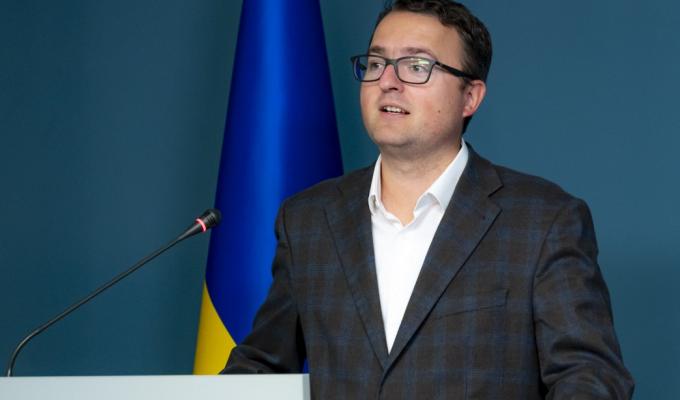 Антон Кориневич: Переважна більшість українців вважає окупацію Криму та конфлікт на Донбасі частиною одного збройного конфлікту, спричиненого Росією