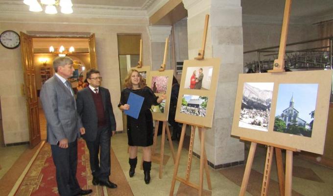 Проведено мобільну тематичну фотовиставку, присвячену Року Японії в Україні у Новопсковській РДА