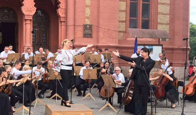В Ужгороді відбувся спільний концерт Луганського та Закарпатського симфонічних оркестрів