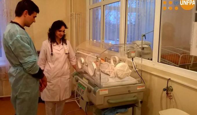 Безпечні пологи у зоні АТО: відбулася передача обладнання для пологового будинку Луганської області