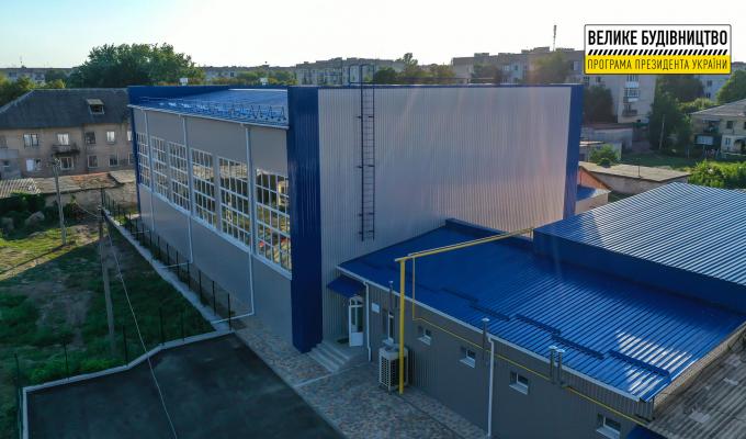 Велике будівництво на Луганщині: Фотозвіт будівництва залу спортивної гімнастики фізкультурного центру "Олімп" у Кремінній