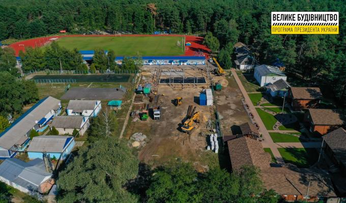 Велике будівництво на Луганщині: Фотозвіт реконструкції тренажерного залу фізкультурного центру "Олімп" у Кремінній