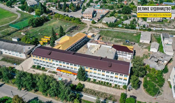 Велике будівництво на Луганщині: Фотозвіт реконструкції школи-гімназії в Новоайдарі