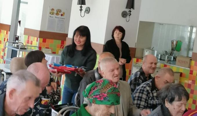 Катерина Безгинська відвідала Кремінський обласний будинок-інтернат для громадян похилого віку та інвалідів