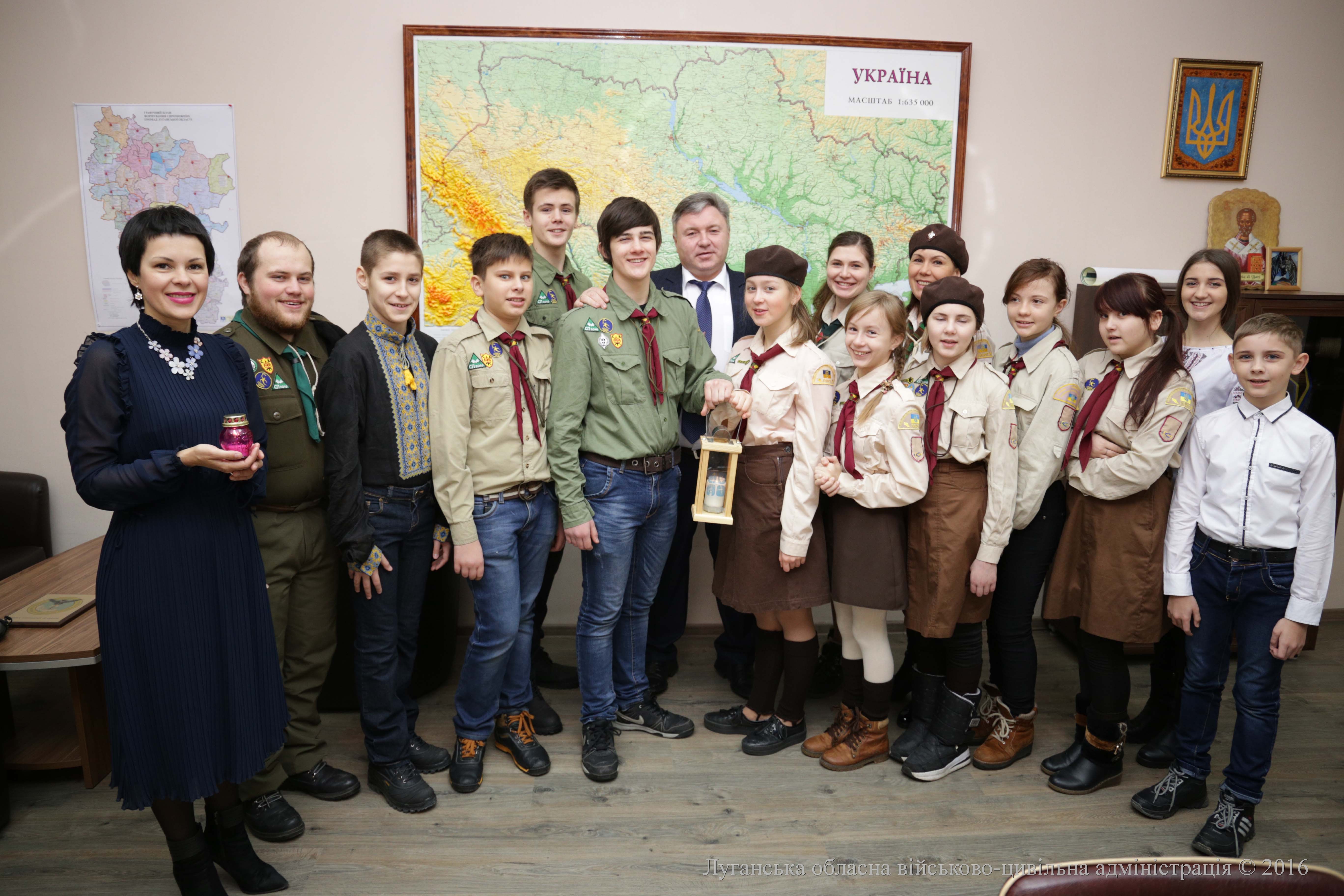 Юрію Гарбузу передали Вифлеємський Вогонь Миру  