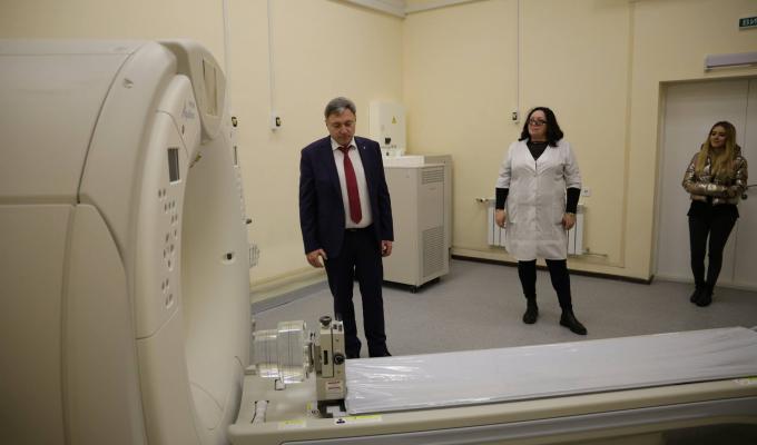 Юрій Гарбуз оглянув обласну дитячу лікарню в Лисичанську