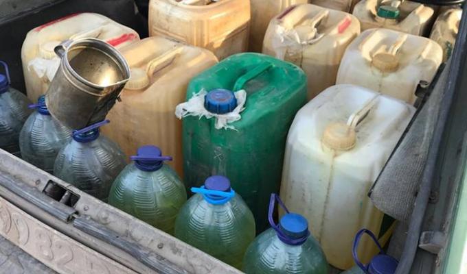 На Старобільщині зупинили нелегальну придорожню реалізацію бензину