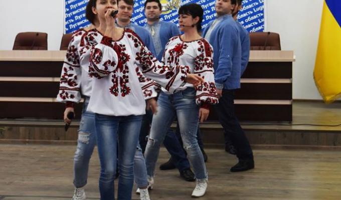 Артисти Луганської обласної філармонії взяли участь в урочистому заході з нагоди відзначення Дня Соборності України!