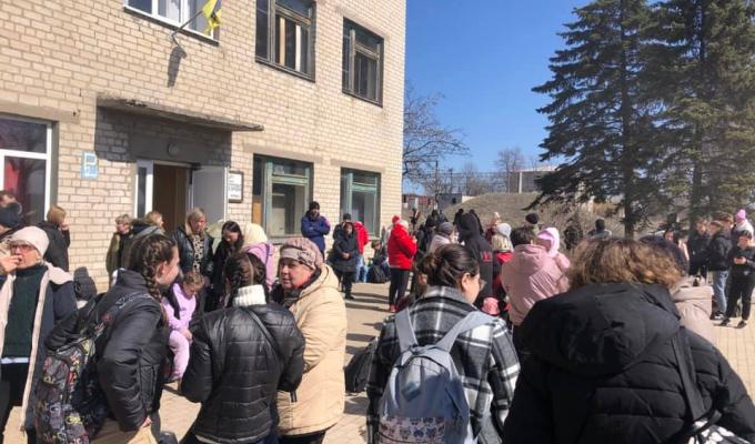 Майже 200 людей евакуйовані з Рубіжного та Тошківки, подекуди евакуація відбувається під російські обстріли, - Сергій Гайдай