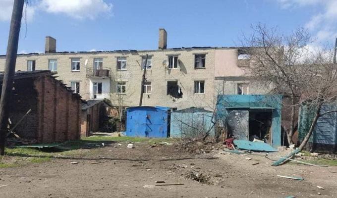 На знищенні інфраструктури в Кремінній росіяни не зупинилися – зруйновані ще шість будинків, по області – 12 , – Сергій Гайдай