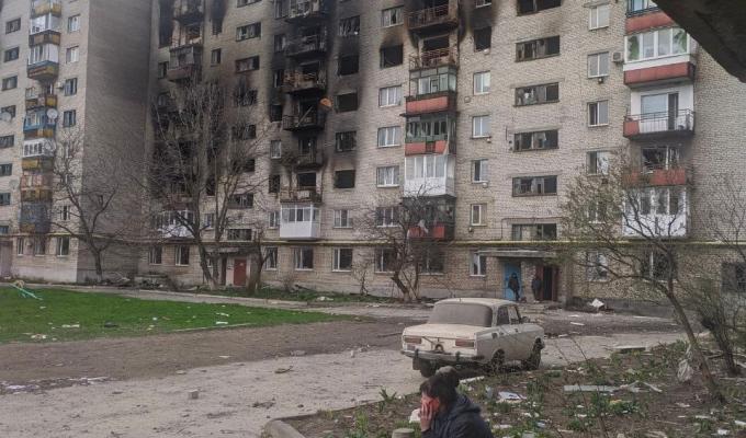 Троє загиблих та троє поранених російською армією жителів Луганщини, серед постраждалих – малолітня дитина, у Лисичанську згоріла гімназія – Бельгійська спадщина, – Сергій Гайдай