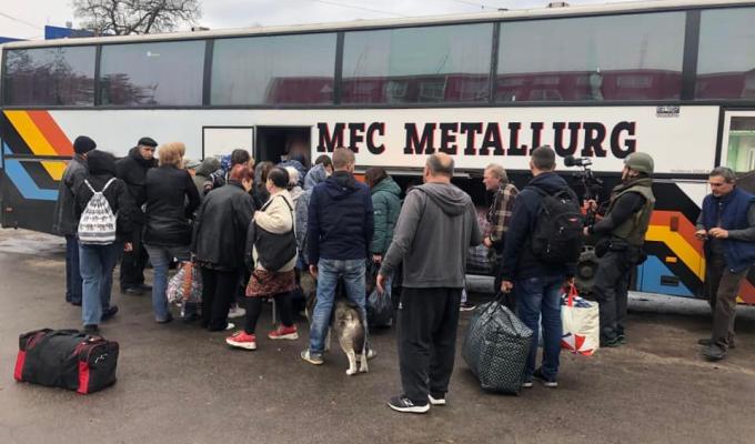 Із Лисичанська евакуювали 35 жителів, серед яких діти, із Сєвєродонецька – п’ятьох, – Сергій Гайдай