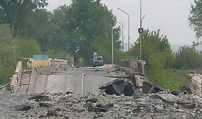 Росіяни штурмують Гірську та Попаснянську громади: зруйновано майже 60 будинків, пошкоджено міст в Рубіжному, – Сергій Гайдай