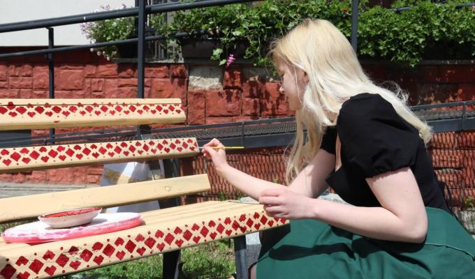 Вдячні переселенці з Луганщини до Дня вишиванки зробили подарунок Івано-Франківщині