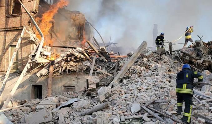 Сергій Гайдай: артилерійські удари по Сєвєродонецьку та Лисичанську – пожежі в будівлях наукового об’єднання і житлових кварталах