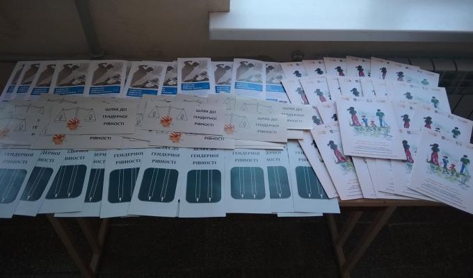 У прифронтових населених пунктах розповіли, як попередити домашнє та ґендерне насильство