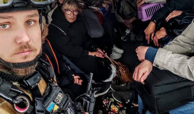 37 людей евакуювали з Луганщини, Сєвєродонецьк під потужними обстрілами, - Сергій Гайдай