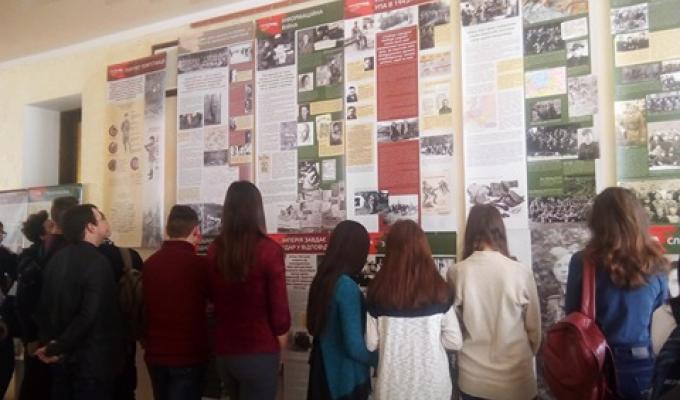 Співробітники Луганського обласного краєзнавчого музею взяли участь у відкритті та презентації фотодокументальної виставки «УПА – відповідь нескореного народу»