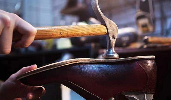 Треба жити далі: у Мукачевому відновлює власну справу житель Попасної