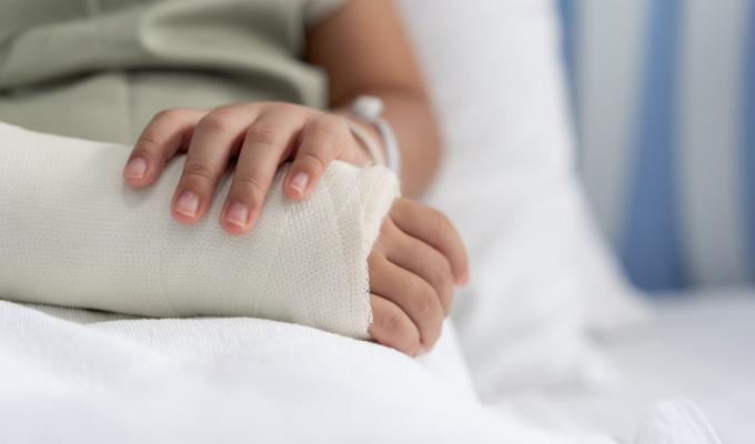 Що робити, коли ваша дитина отримала поранення через війну?