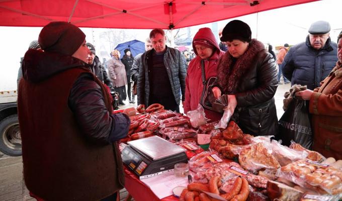 Передсвятковий ярмарок "Великодній кошик" у Станиці Луганській 