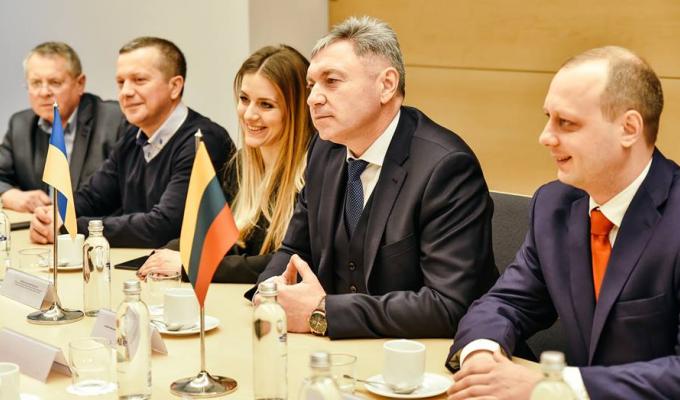 Я готовий на прикладі Луганської області показати ефективну співпрацю з реалізації конкретних проектів, - Юрій Гарбуз під час візиту до Литви