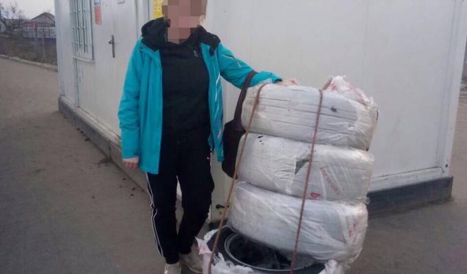 На КПВВ «Станиця Луганська» затримано порушників порядку перетину лінії розмежування