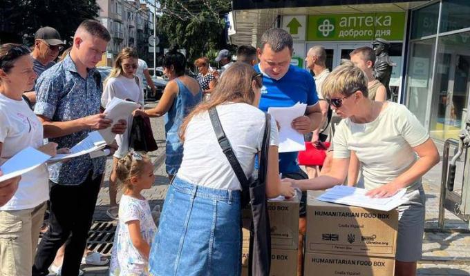 За тиждень майже 1 000 переселенців з Рубіжного отримали гуманітарну допомогу