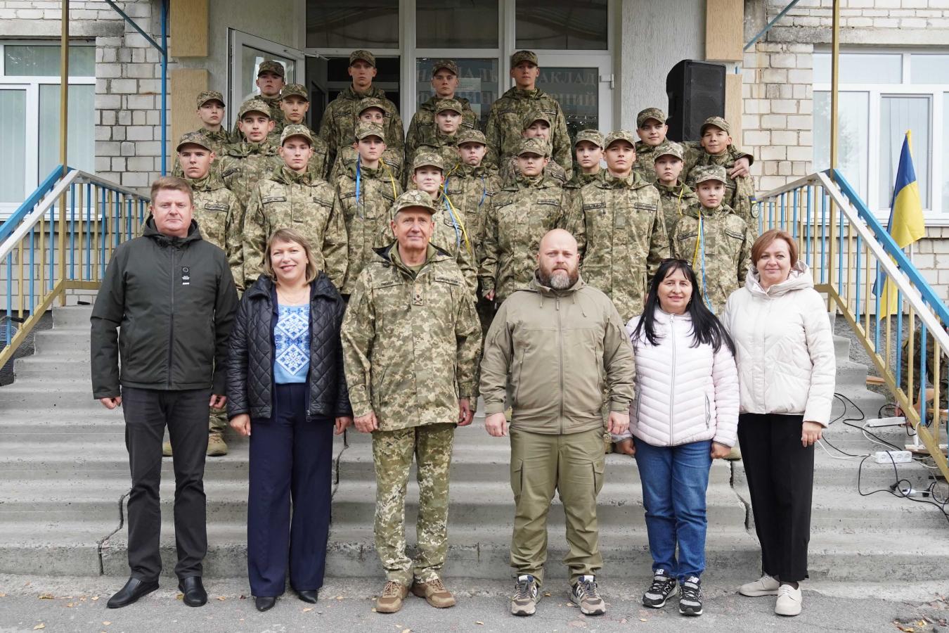 28 з 64 першокурсників Луганського обласного ліцею з посиленою військово-фізичною підготовкою – діти діючих військових 