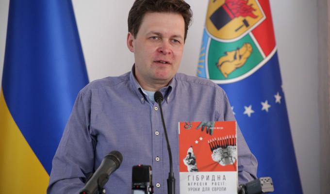 Політолог Євген Магда розповів про гібридну агресію Росії щодо України та війну на Луганщині